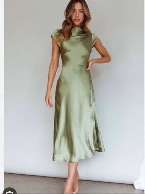 NWT Selfie Leslie Lucinda Twist Back Midi Dress Satin Olive Green Small Spring S